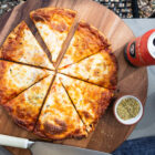 Comment faire cuire une pizza surgelée ? Comment faire cuire une pizza surgelée ?